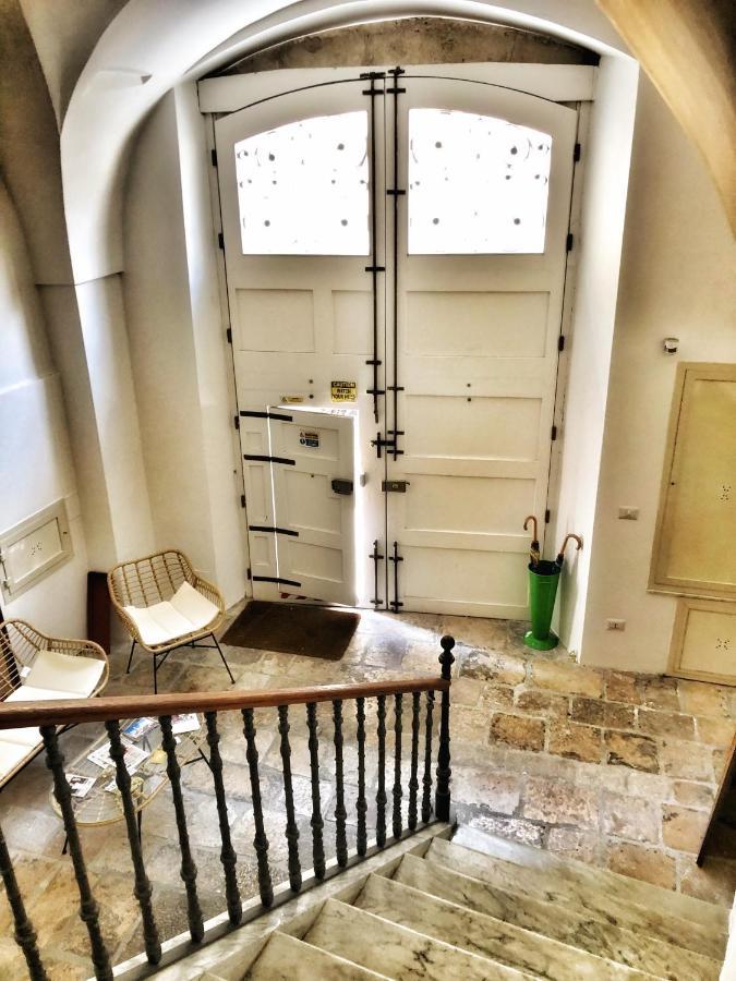 Palazzo Salia Bed & Breakfast Лече Екстериор снимка