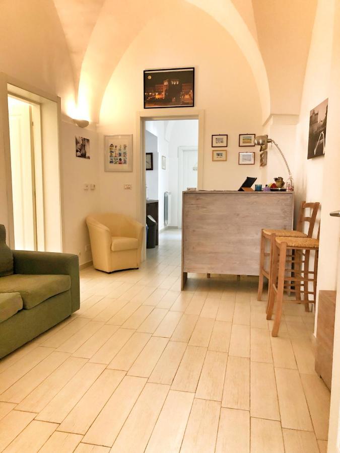 Palazzo Salia Bed & Breakfast Лече Екстериор снимка