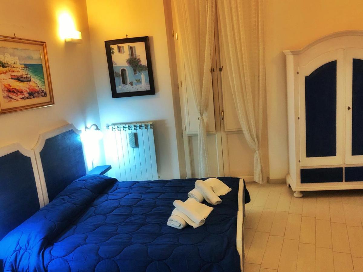 Palazzo Salia Bed & Breakfast Лече Екстериор снимка