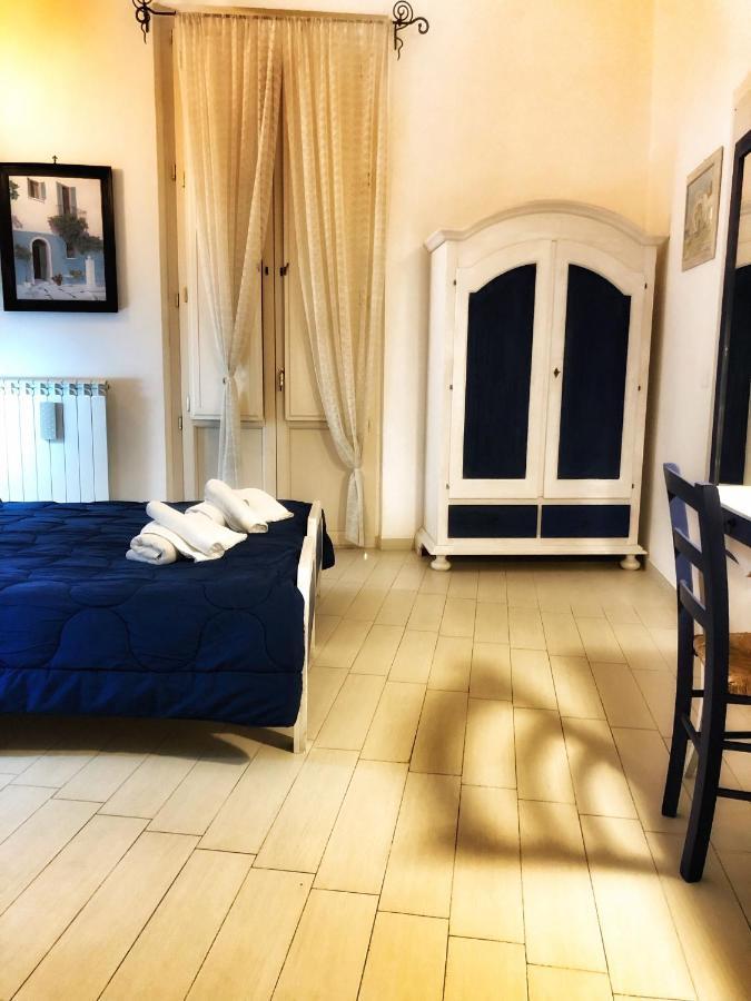 Palazzo Salia Bed & Breakfast Лече Екстериор снимка