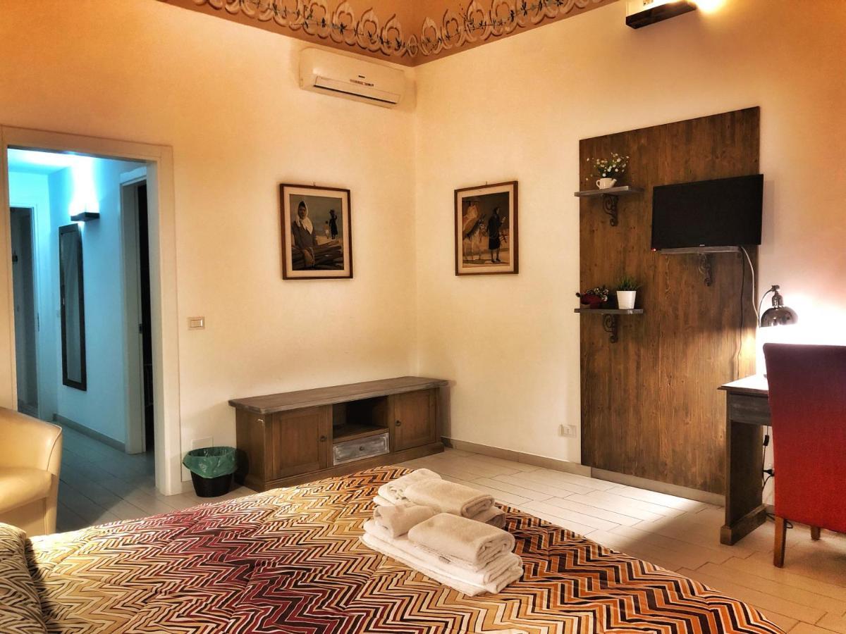 Palazzo Salia Bed & Breakfast Лече Екстериор снимка