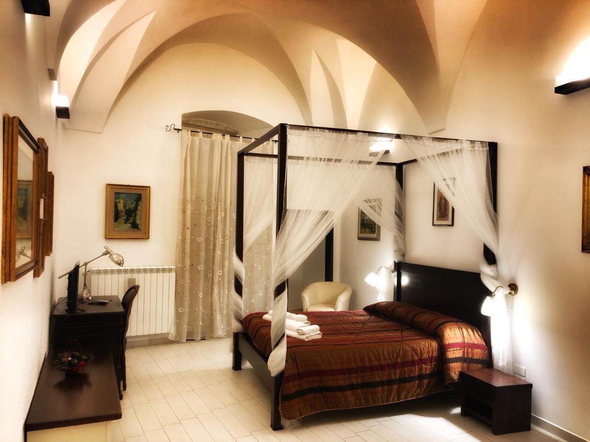Palazzo Salia Bed & Breakfast Лече Екстериор снимка